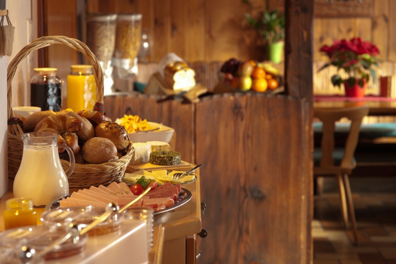 boulangerie-ST PIERRE-min_breakfast_buffet_food_restaurant_meal_hotel_plate_fresh-718745